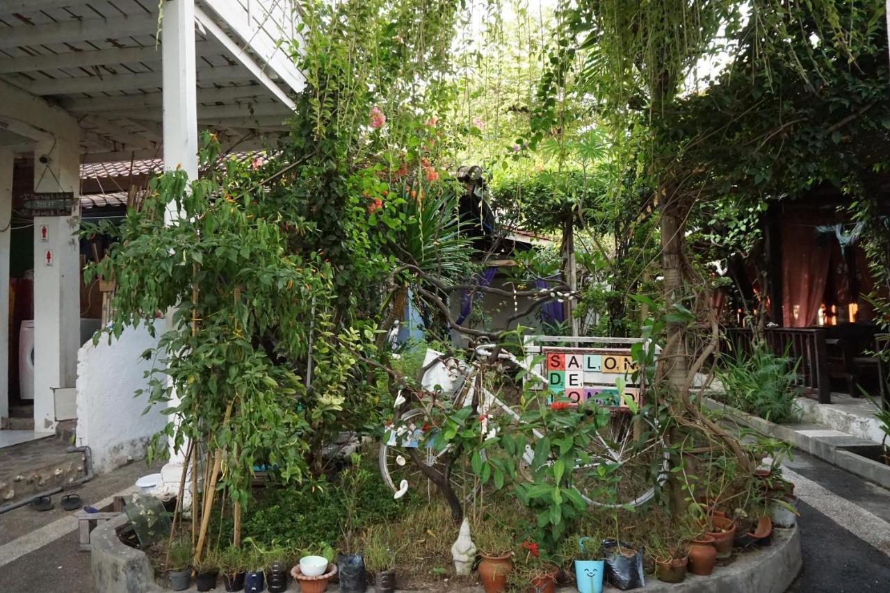 Bed and Breakfast Salon de Nomad Gili T. Gili Trawangan Esterno foto