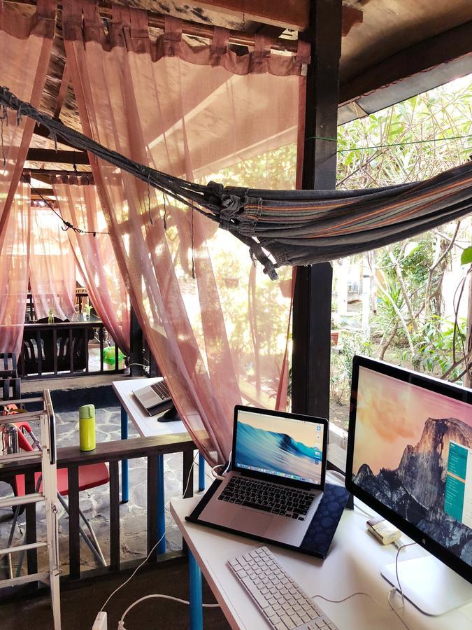Bed and Breakfast Salon de Nomad Gili T. Gili Trawangan Esterno foto