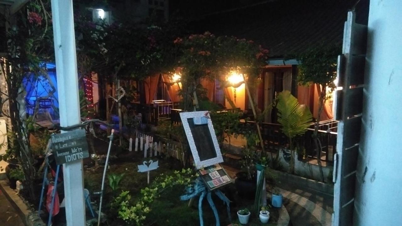 Bed and Breakfast Salon de Nomad Gili T. Gili Trawangan Esterno foto
